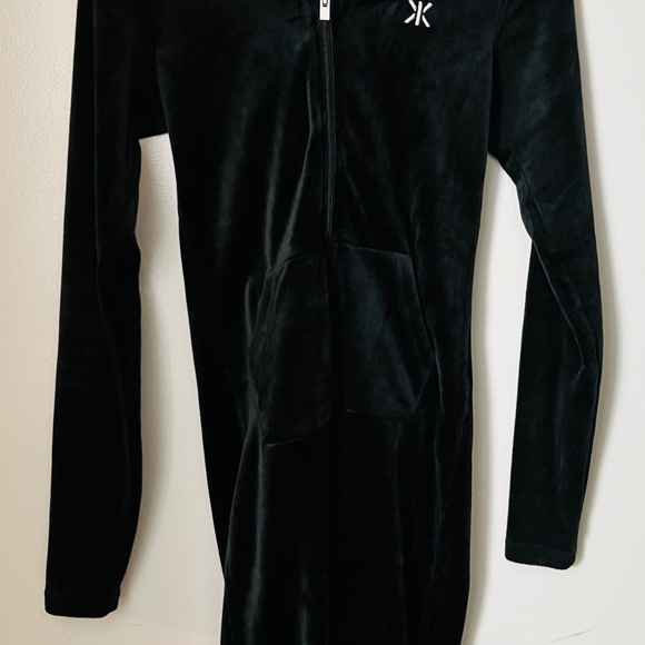 🖤AUTHENTIC ONEPIECE ORIGINAL FITTED ONESIE - Picture 3 of 10